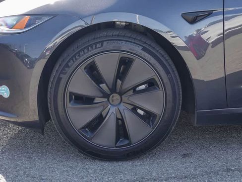 Used 2025 Tesla Model 3 Long Range image 10