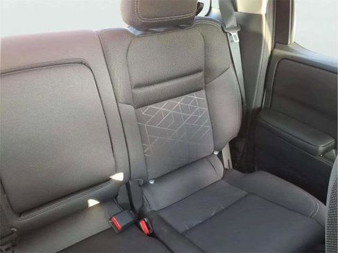 Certified 2025 Nissan Frontier SV image 17