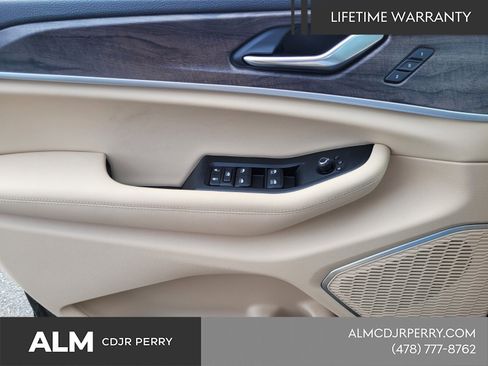 New 2025 Jeep Grand Cherokee L Limited w/ Luxury Tech Group II AWD/4WD image 27