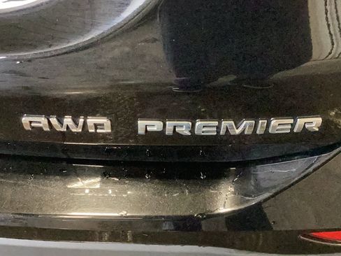 Used 2023 Chevrolet Equinox Premier image 5