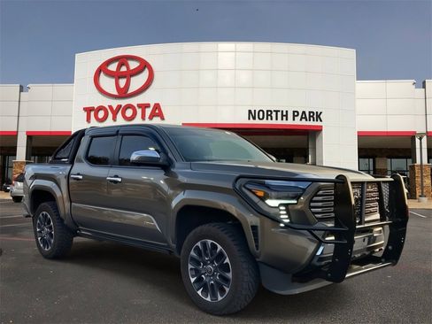 Used 2024 Toyota Tacoma Limited w/ Limited Package (LT) image 1