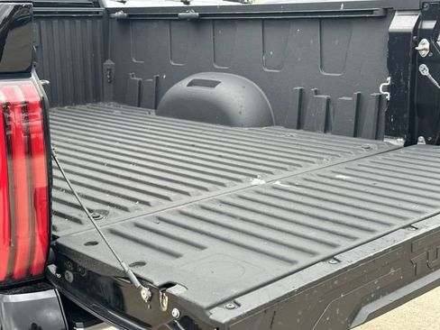 Used 2023 Toyota Tundra Limited image 31