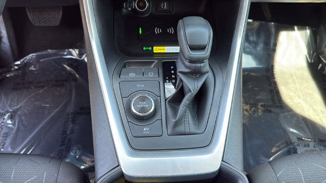 Used 2025 Toyota RAV4 XLE w/ Convenience Package AWD/4WD image 27