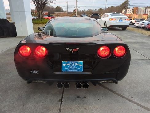 Used 2005 Chevrolet Corvette Coupe w/ Preferred Equipment Group image 6