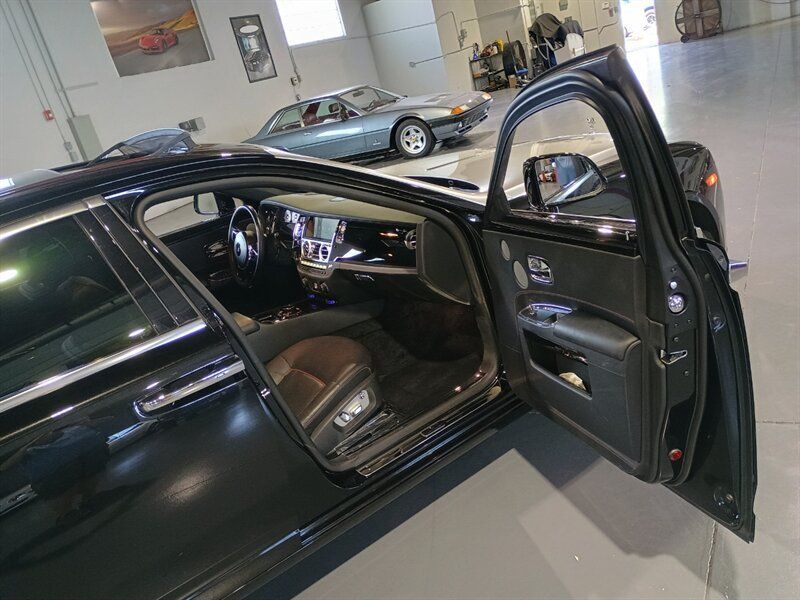 Used 2014 Rolls-Royce Ghost RWD image 46