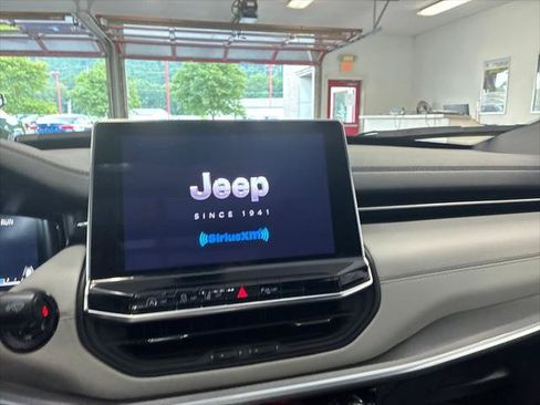 Certified 2025 Jeep Compass Limited w/ Elite Group AWD/4WD image 41
