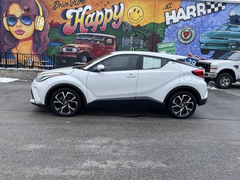 Certified 2022 Toyota C-HR XLE image 2