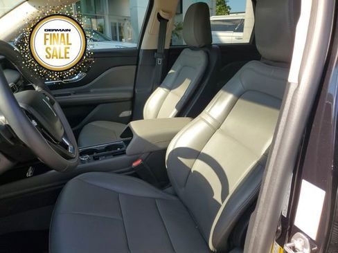 Certified 2024 Lincoln Corsair FWD w/ Equipment Group 101A image 16