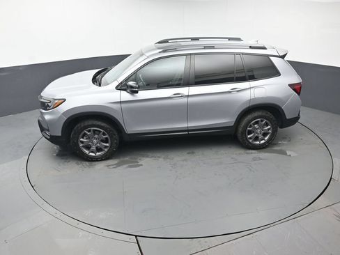 Certified 2024 Honda Passport TrailSport image 40