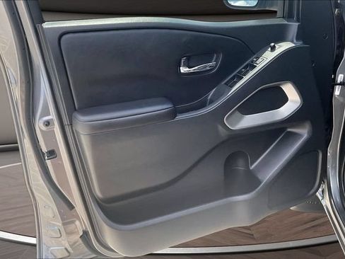 Used 2025 Nissan Frontier SV RWD image 21