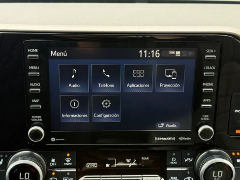 Used 2021 Toyota Highlander XLE AWD/4WD image 34