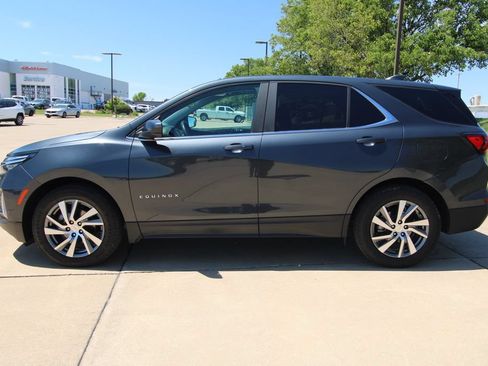 Used 2023 Chevrolet Equinox LT FWD image 17