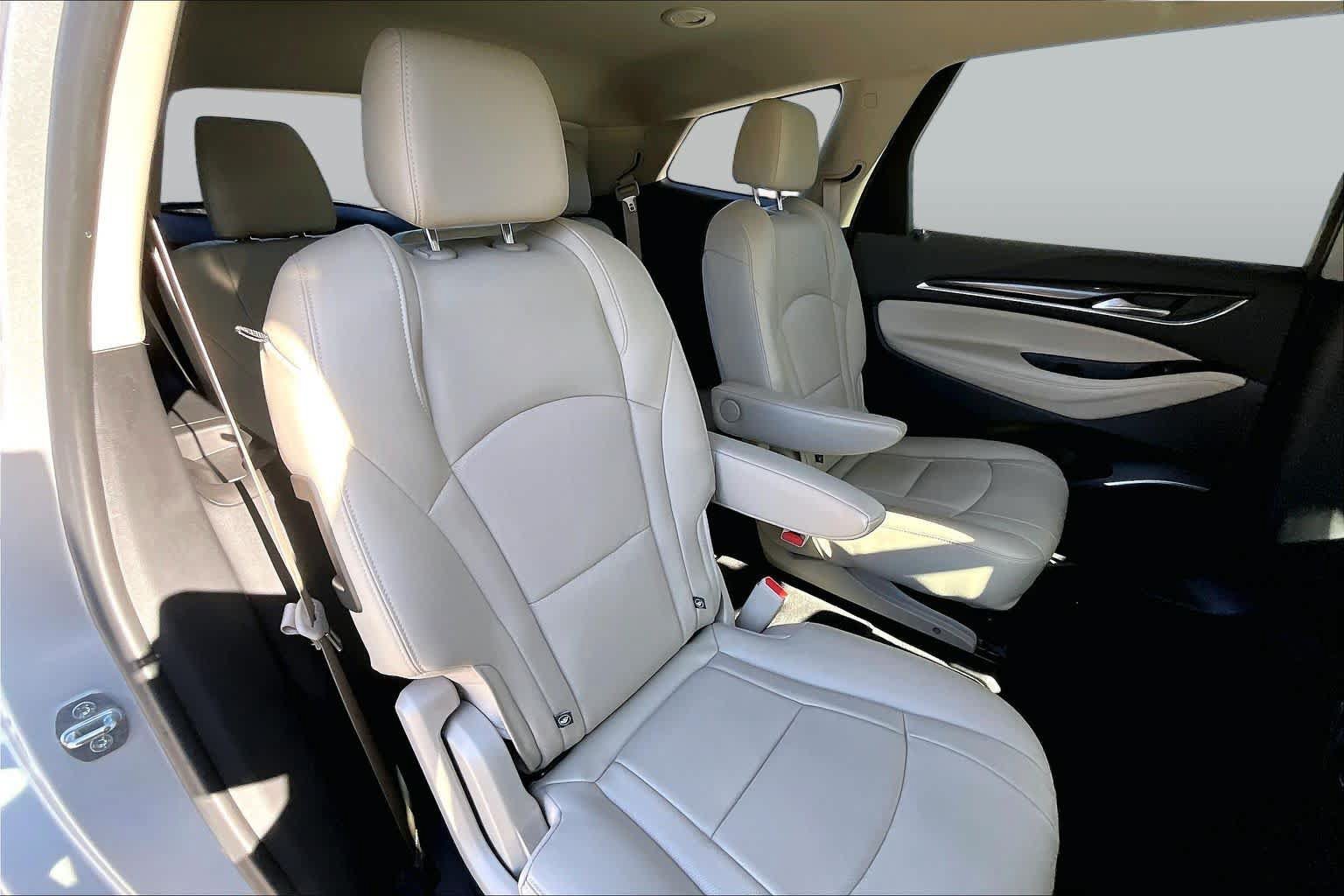 Used 2020 Buick Enclave Essence FWD image 17