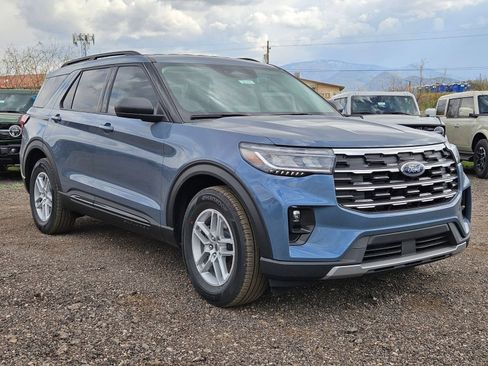 New 2026 Ford Explorer Active w/ Active Comfort Package RWD image 3