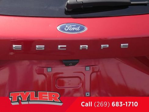 Used 2022 Ford Escape SEL w/ Technology Package AWD/4WD image 15