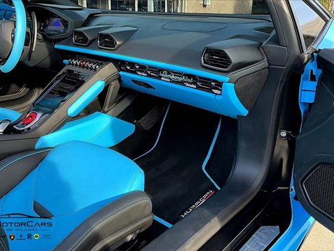 Used 2023 Lamborghini Huracan EVO image 15