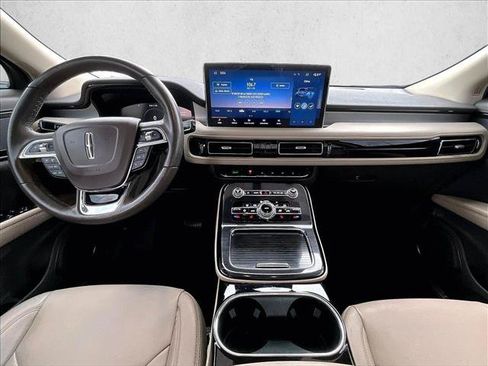 Used 2023 Lincoln Nautilus FWD image 16