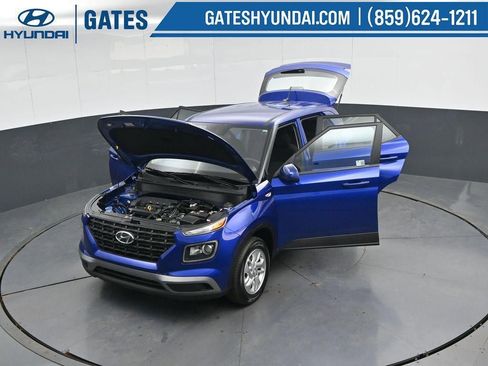 New 2025 Hyundai Venue SE FWD image 48