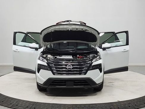 Used 2025 Nissan Rogue SV FWD image 10