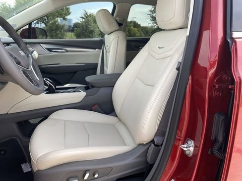 New 2025 Cadillac XT5 Premium Luxury image 24