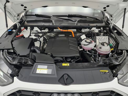 Used 2022 Audi Q5 e Premium Plus w/ Premium Plus Package image 16