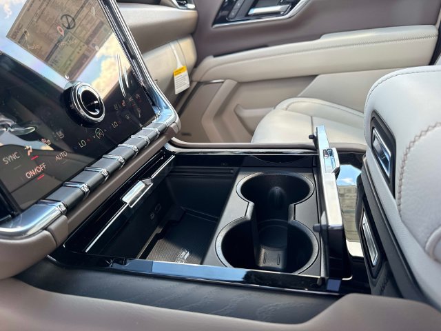 New 2026 GMC Yukon Denali w/ Advanced Technology Package AWD/4WD image 27