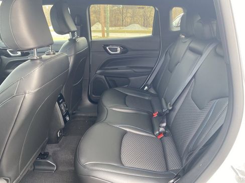 New 2026 Jeep Compass Latitude AWD/4WD image 17