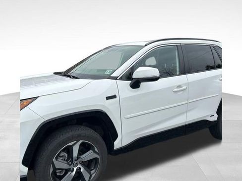 Used 2023 Toyota RAV4 SE w/ Weather & Moonroof Package image 2