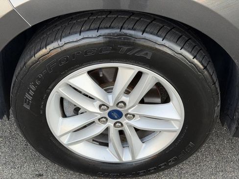 Used 2017 Ford Edge SEL image 11