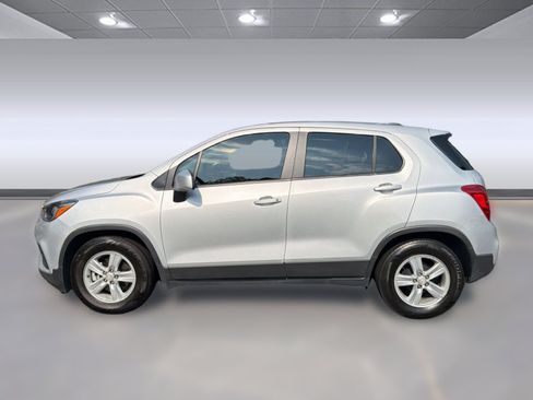 Used 2019 Chevrolet Trax LS FWD image 2