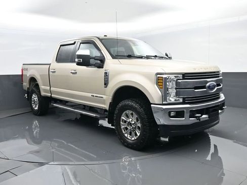 Used 2018 Ford F250 Lariat w/ Lariat Ultimate Package AWD/4WD image 3