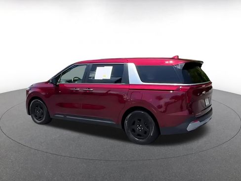 Used 2026 Kia Carnival FWD image 4
