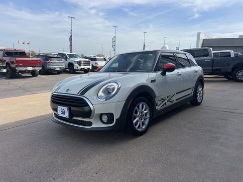 Used 2016 MINI Cooper Clubman image 4