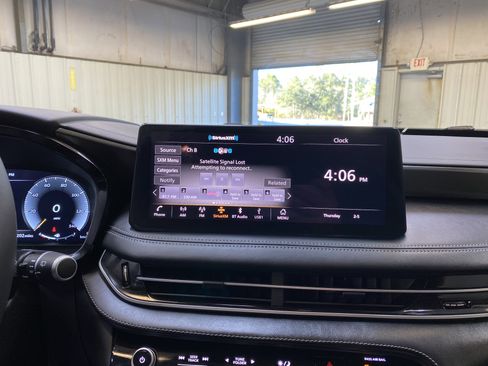 Used 2025 INFINITI QX60 Luxe image 42