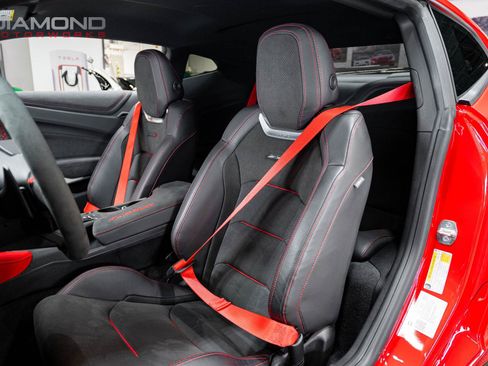 Used 2021 Chevrolet Camaro ZL1 RWD image 18