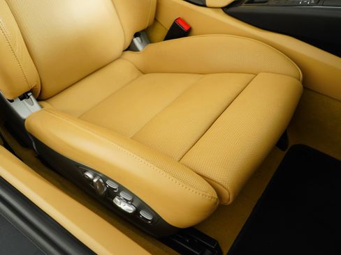 Used 2016 Porsche 911 Turbo S image 35