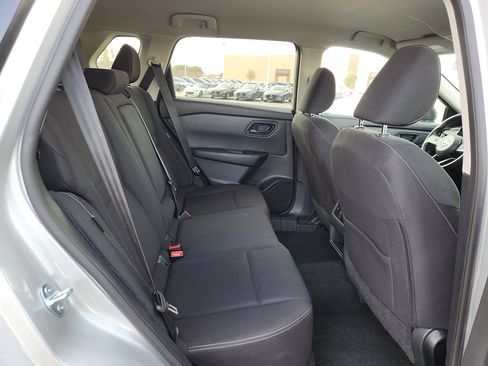 Used 2024 Nissan Rogue S image 14