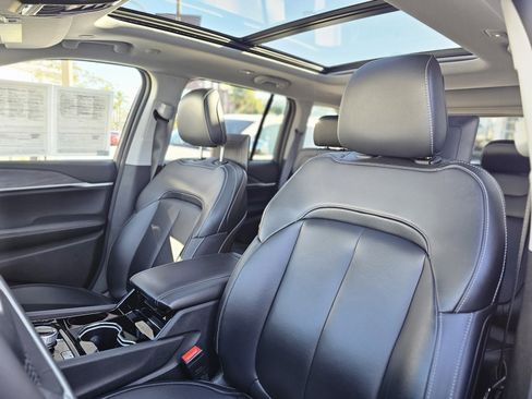 Certified 2023 Jeep Grand Cherokee 4WD 4xe w/ Luxury Tech Group II image 24