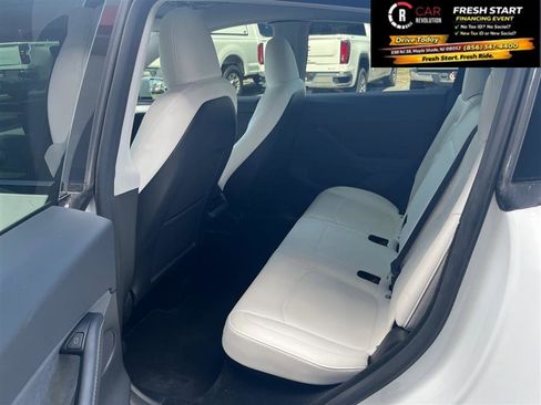 Used 2023 Tesla Model Y Long Range image 30
