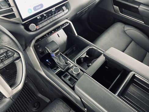 Used 2025 Toyota Tundra Limited image 28