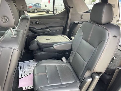 Used 2023 Chevrolet Traverse RS AWD/4WD image 23