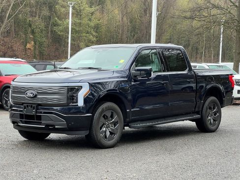 Used 2024 Ford F150 Lightning Lariat image 2