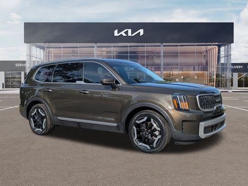 Certified 2024 Kia Telluride EX FWD image 2