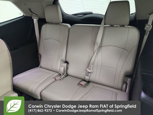 Used 2018 Buick Enclave Essence FWD image 29