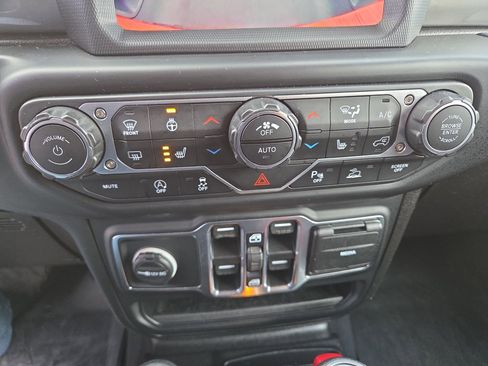 Used 2020 Jeep Gladiator Overland image 24