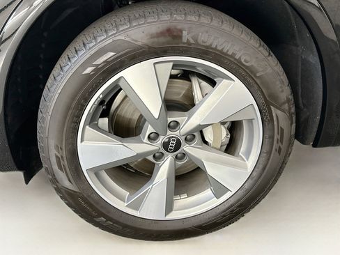 Used 2023 Audi Q5 2.0T Premium w/ Convenience Package AWD/4WD image 11
