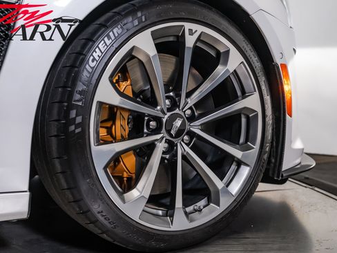 Used 2017 Cadillac CTS V w/ Luxury Package RWD image 17