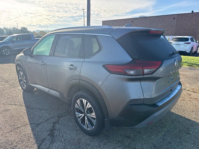 Used 2021 Nissan Rogue SV w/ Premium Package AWD/4WD image 4