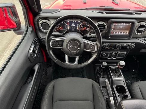 Used 2018 Jeep Wrangler Unlimited Sahara w/ Cold Weather Group AWD/4WD image 4
