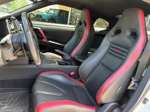 Used 2014 Nissan GT-R Black Edition AWD/4WD image 7